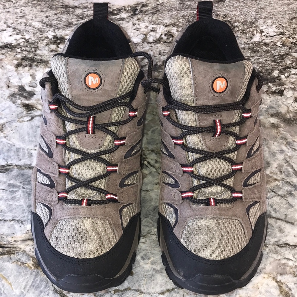 Merrell~ Men’s hiking shoes~ size 10.5